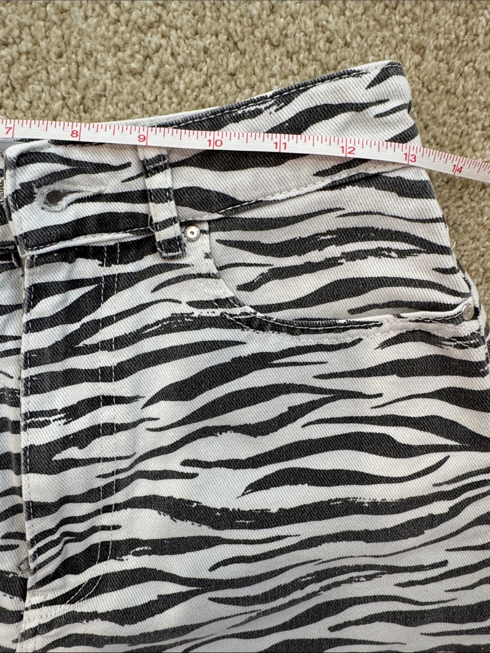 Zara Zebra-Print High-Rise Denim Shorts - Picture 4 of 7